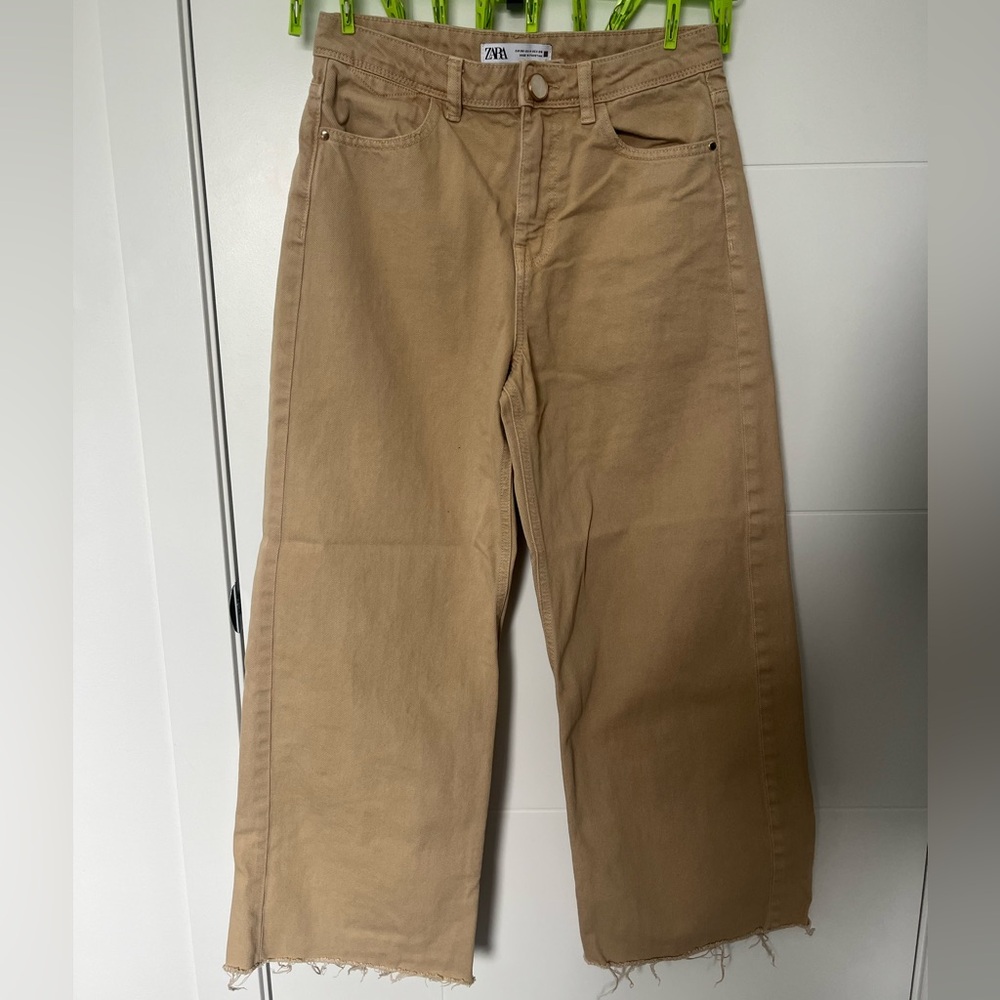 Zara Wide-Leg distressed Cropped Jeans in Tan